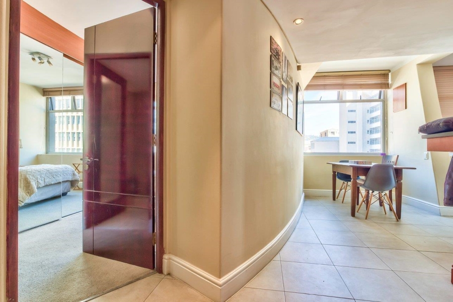 2 Bedroom Property for Sale in Cape Town City Centre Western Cape